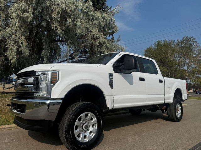 2019 Ford Super Duty F-350 SRW 4WD Crew Cab - 149K - CLEAN CAR F in Cars & Trucks in Edmonton