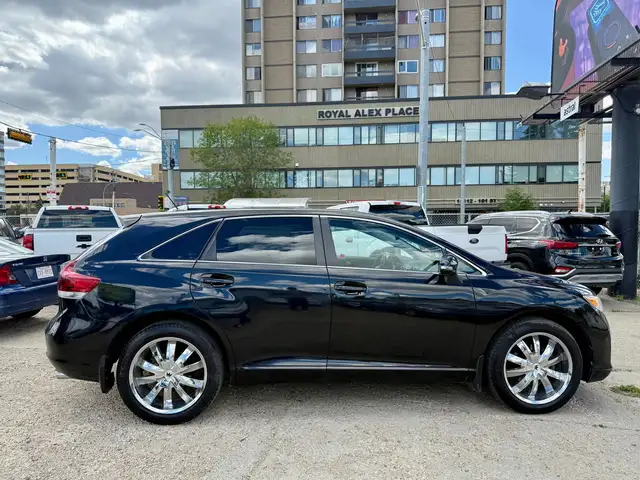2016 Toyota Venza XLE in Cars & Trucks in Edmonton - Image 7