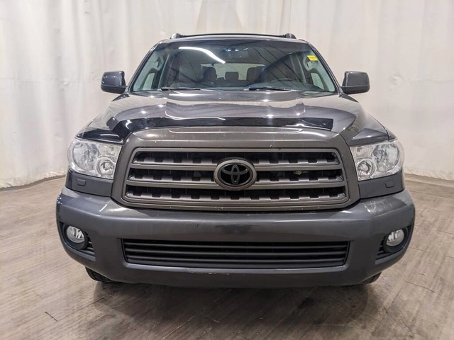 2016 Toyota Sequoia SR5 5.7L V8 No Accidents | Leather | Blue... in Cars & Trucks in Calgary - Image 2