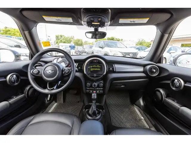 2018 MINI Cooper Hardtop COOPER | HEATED SEATS | SUNROOF | CLEAN in Cars & Trucks in Winnipeg - Image 4