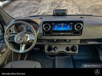 Mercedes-Benz Rive-Sud, la destination Mercedes-Benz par excellence. Bienvenue en première classe. D... (image 9)