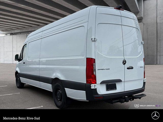 2025 Mercedes-Benz Sprinter 2500 170 Wheelbase High Roof RWD in Cars & Trucks in Longueuil / South Shore - Image 3