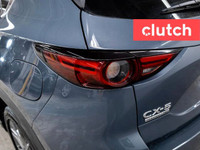 1 OWNER / Auto Dimming Rearview Mirror, Premium Sound System, Bluetooth Music and more! Clutch is th... (image 9)