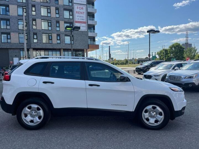 2014 Jeep Cherokee Sport in Cars & Trucks in Ottawa - Image 2