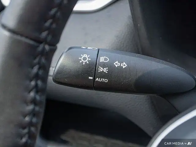 2022 Toyota RAV4 XLE AWD Sunroof Nav Capable Heated Leather in Cars & Trucks in St. Albert - Image 17