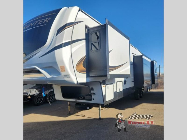 2022 Keystone RV Sprinter Limited 3530DEN in Travel Trailers & Campers in Fort McMurray - Image 3
