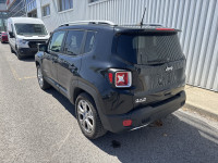 PRIX ET QUALITÉ IMBATTABLE venez découvrir notre JEEP RENEGADE 2018 LIMITED 4X4 CUIR TOIT ECRAN BANC... (image 3)