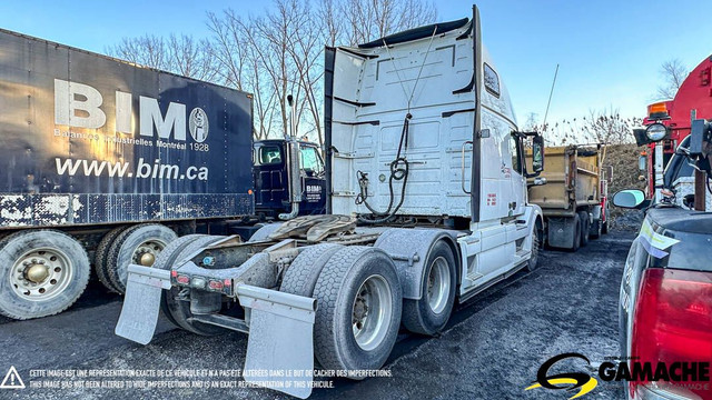 2016 VOLVO VNL670 HIGHWAY / SLEEPER TRUCK / TRACTOR dans Camions lourds  à Chilliwack - Image 4