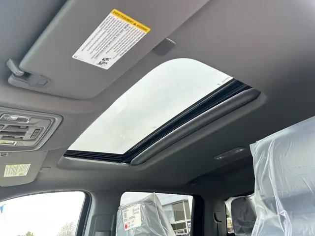 2025 GMC Sierra 2500HD Denali in Cars & Trucks in Oakville / Halton Region - Image 17