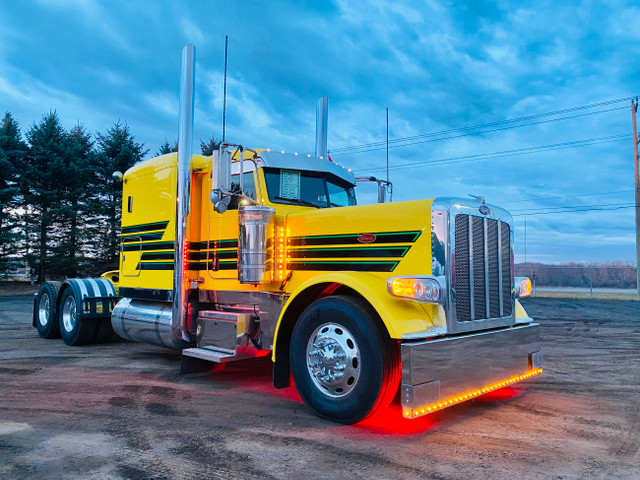 2022 PETERBILT 389 FLAT TOP, CUMMINS ENGINE WITH GREAT WARRANTY in Heavy Trucks in Kitchener / Waterloo