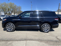 **WE WILL BEAT ANY DEALER IN THE CITY** Infinite Black Metallic Clearcoat 2023 Lincoln Navigator Res... (image 2)