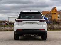 The 2025 Jeep Grand Cherokee Limited is a premium sport utility vehicle designed to deliver exceptio... (image 5)