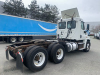 Ryder Stock ID: 799618 Transmission Type/Speed: Auto 13 Engine: DIESEL DD15 GHG'17 475/1625 Horse Po... (image 5)