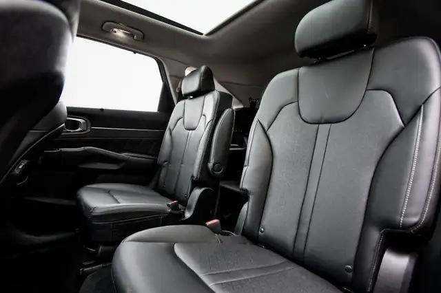 2022 Kia Sorento EX • SUNROOF • POWER LIFTGATE • CP/AA • HEATED  in Cars & Trucks in Kingston - Image 30