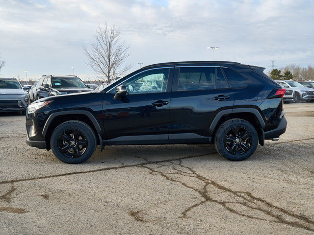 2022 Toyota RAV4 XLE | Awd | Sunroof | Backup Cam in Cars & Trucks in Edmonton - Image 2