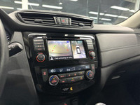 The 2019 Nissan Rogue is propelled by a capable 2.5L engine and offers enhanced stability and contro... (image 9)
