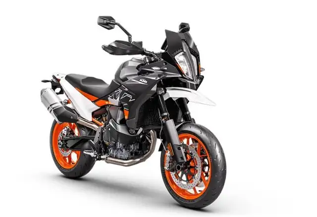2024 KTM 890 SMT in Sport Touring in West Island - Image 9