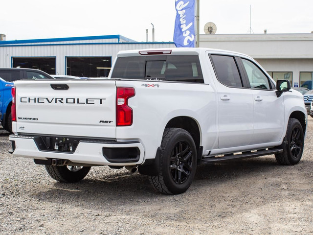 2022 Chevrolet Silverado 1500 Crew Cab Short Box 4-Wheel Drive R in Cars & Trucks in Edmonton - Image 4