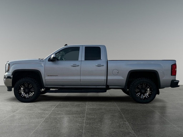 2018 GMC Sierra 1500 4WD Double Cab 143.5 SLE in Cars & Trucks in Calgary - Image 2