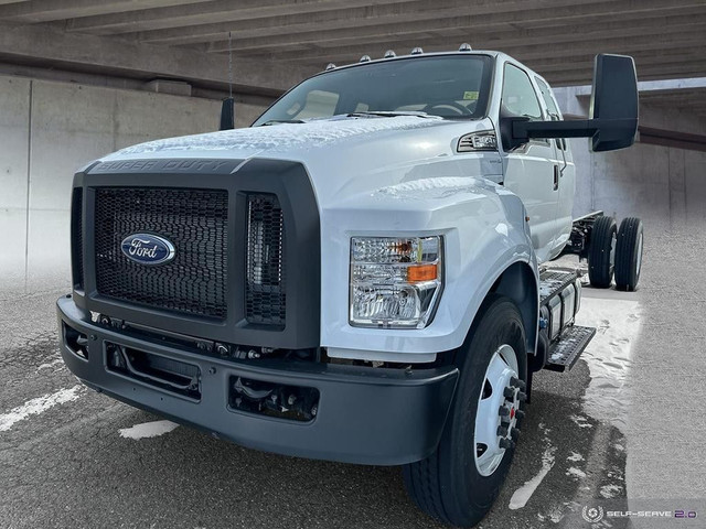 2023 Ford SUPER DUTY F-650 STRAIGHT FRAME BASE in Cars & Trucks in Kamloops