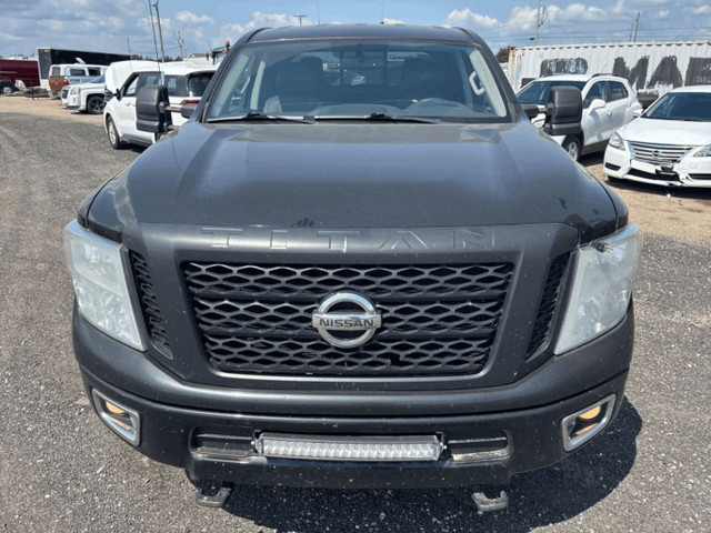 2016 Nissan Titan XD 4x4 Crew Cab XD | CUMMINS DIESEL | NO ACCID in Cars & Trucks in City of Toronto - Image 3