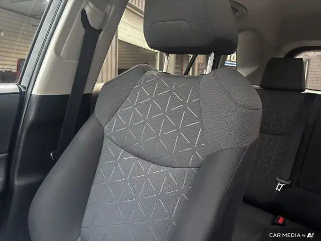 2020 Toyota RAV4 XLE | AWD | Sunroof | Heated Seats | Back Up in Cars & Trucks in Saskatoon - Image 22