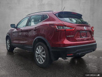 This is a Previous Daily Rental 417 Nissan offer no hassle buying experience. We check and adjust ou... (image 1)