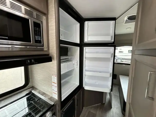 2023 Thor Motor Coach Chateau 22B in RVs & Motorhomes in Red Deer - Image 26