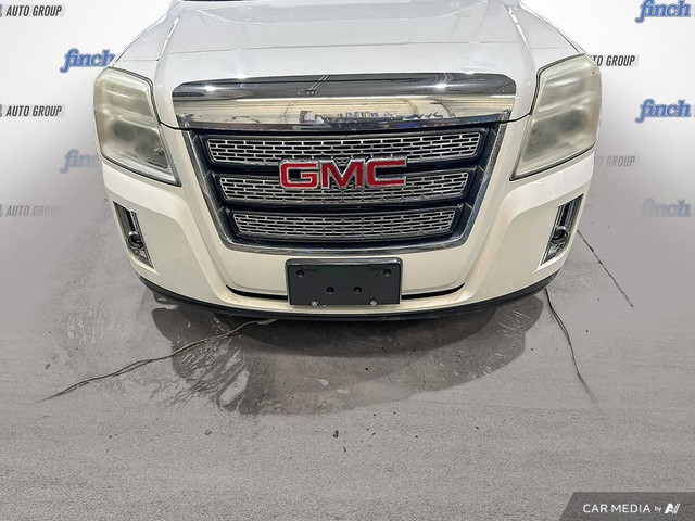 2011 GMC Terrain SLT-2 VERY SPACIOUS | POWER LOCKS in Cars & Trucks in London - Image 2