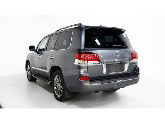 2015 Lexus LX 570 8 PASS | REAR ENTERTAINMENT | SUNROOF in Cars & Trucks in Mississauga / Peel Region - Image 4