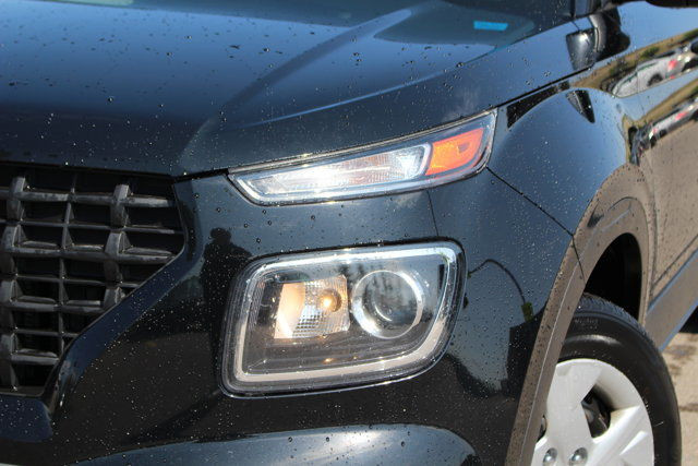 2021 Hyundai Venue Essential in Cars & Trucks in Calgary - Image 3