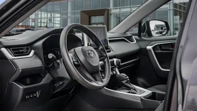 2023 Toyota RAV4 LE AWD | Heated Seats | Lane Keeping | CarPlay in Cars & Trucks in Guelph - Image 10