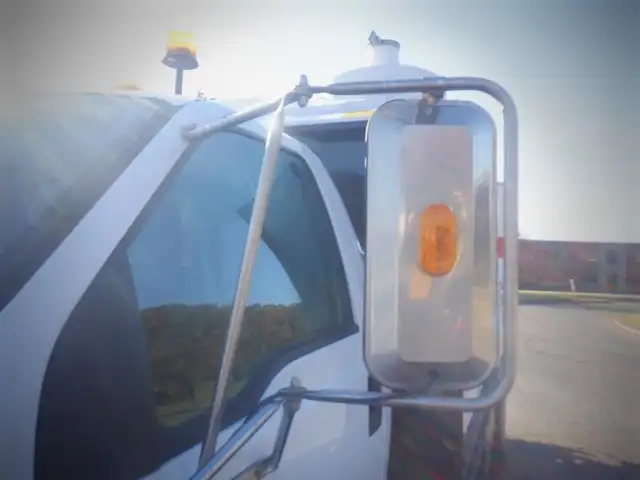 2006 ford F-650 Vacuum Truck 2WD Diesel in Heavy Trucks in Richmond - Image 11