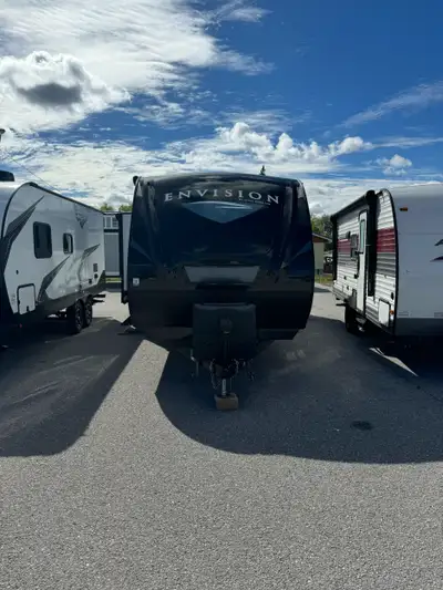 Embark on your next adventure with the 2021 Gulf Stream Envision 290RL Couples Trailer, now availabl...