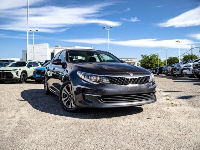 2017 Kia Optima LX in Cars & Trucks in Kelowna - Image 2