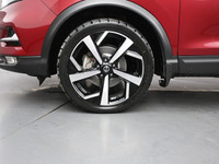 The 2023 Nissan Qashqai SL is a compact SUV that blends refined design, everyday practicality, and a... (image 3)