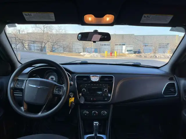 2013 Chrysler 200 LX 4dr Sedan Automatic in Cars & Trucks in Mississauga / Peel Region - Image 12