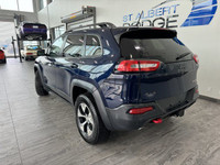 BLACK HOOD DECAL, COMMANDVIEW DUAL PANE SUNROOF, SAFETYTEC GROUP, VENTILATED/MEMORY SEAT GROUP, TRAI... (image 2)