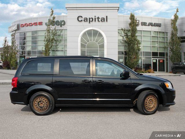2014 Dodge Grand Caravan SXT in Cars & Trucks in Edmonton - Image 2
