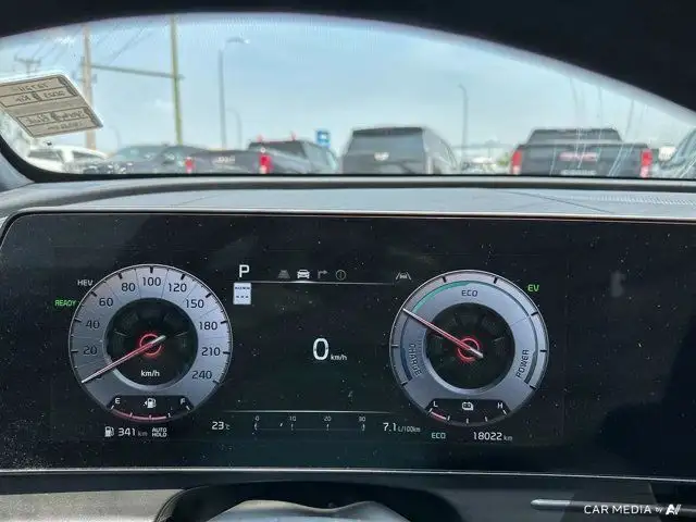 2023 Kia Sportage Plug-In Hybrid SX 1.6L AWD | in Cars & Trucks in Winnipeg - Image 17