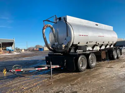 2004 Advance 30,000 Liter Quad axle Wagen Crude Oil Aluminum Tank Trailer GVWR: 31,000 KG (68,340 LB...