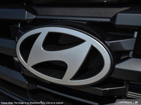 This Hyundai Tucson has a strong Regular Unleaded I-4 2.5 L/152 engine powering this Automatic trans... (image 5)