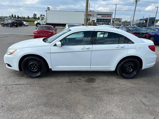 2013 Chrysler 200 LX, SEDAN, AUTO, 4 CYL, ONLY 82KMS, CERTIFIED in Cars & Trucks in London - Image 2