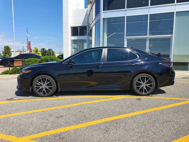 2023 Toyota Camry Hybrid SE Auto | Sunroof | Alloys in Cars & Trucks in City of Toronto - Image 4