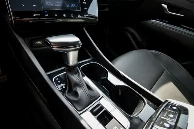 2024 Hyundai Santa Cruz Ultimate • SUNROOF • NAV • COOLED SEATS dans Autos et camions dans Cornwall - Image 23
