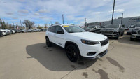Odometer is 15977 kilometers below market average! This Jeep Cherokee is equipped with: Premium Leat... (image 4)