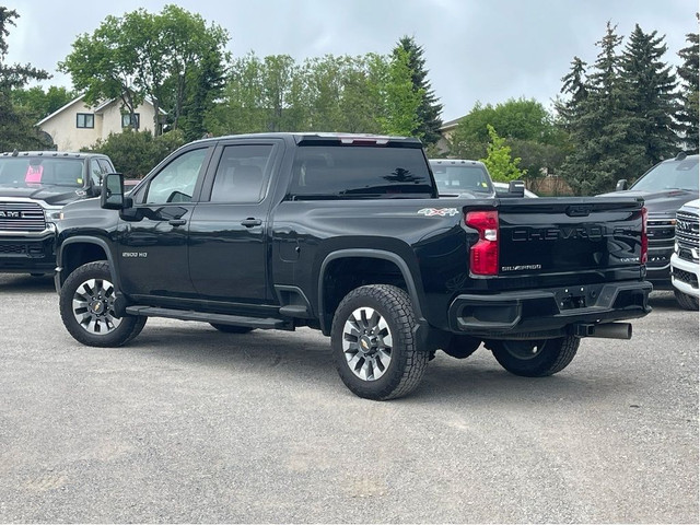 2022 Chevrolet SILVERADO 2500HD Custom 6.6L Duramax Diesel | Run in Cars & Trucks in Calgary - Image 3