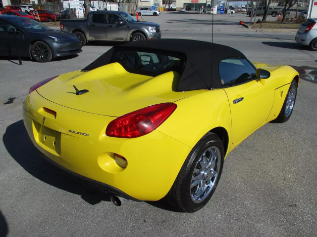 2008 PONTIAC Solstice 35,000 KM COMME NEUF in Cars & Trucks in Longueuil / South Shore - Image 3