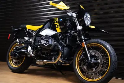 APPLY NOW: https://www.ridecollective.ca/get-pre-approved The 2021 BMW R NINET URBAN G/S is a retro-...