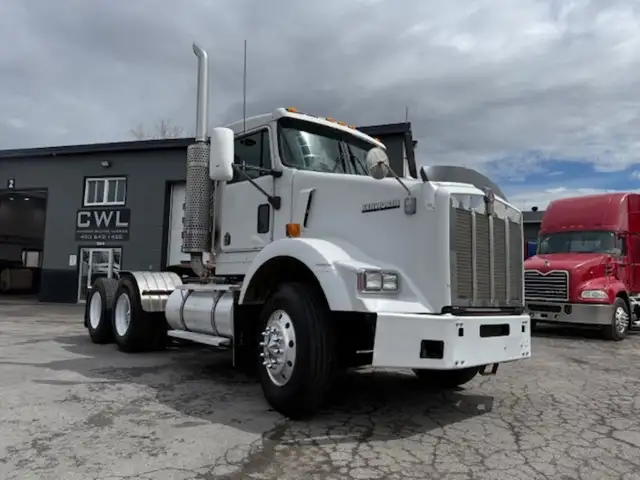 2002 Kenworth T800 in Heavy Trucks in Longueuil / South Shore - Image 5
